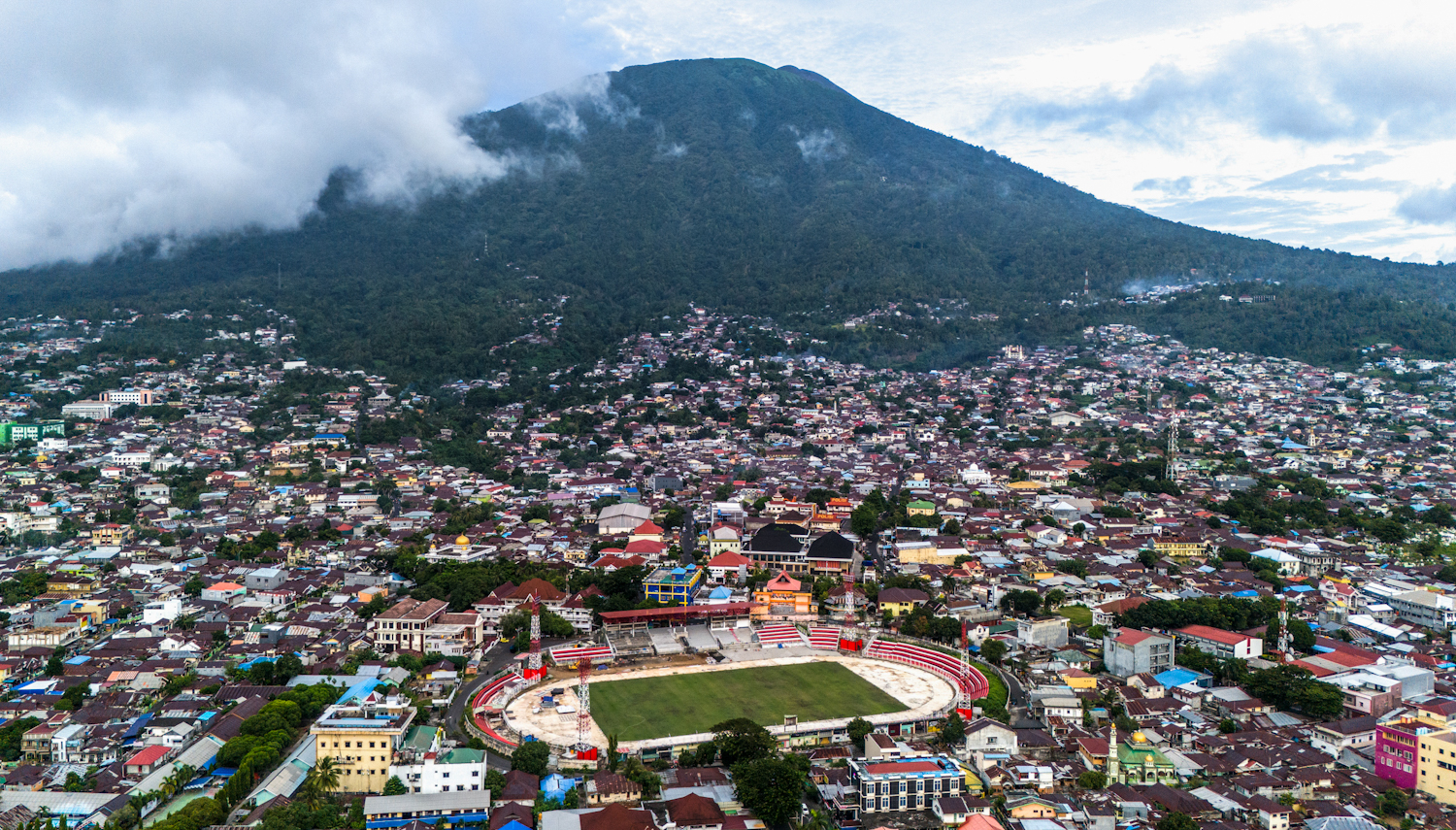 Renovasi Stadion Gelora Kie Raha Ternate Hampir Rampung