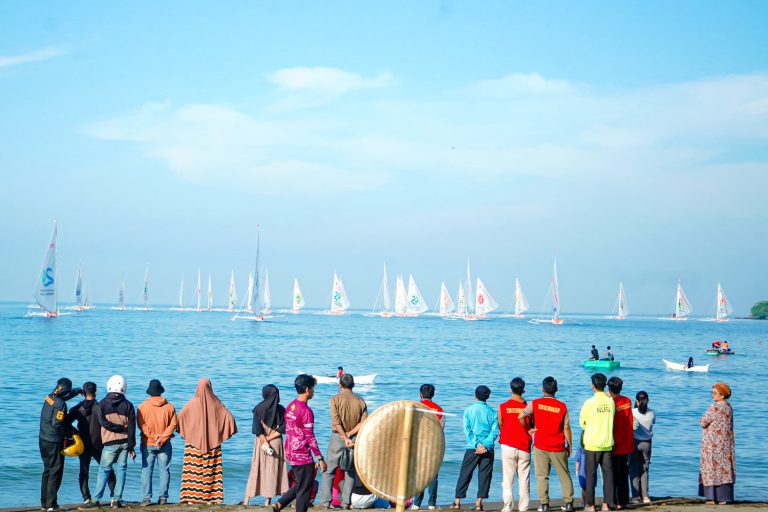 63 Perahu Tradisional Suku Mandar, Adu Cepat di Sandeq Heritage Festival 2024