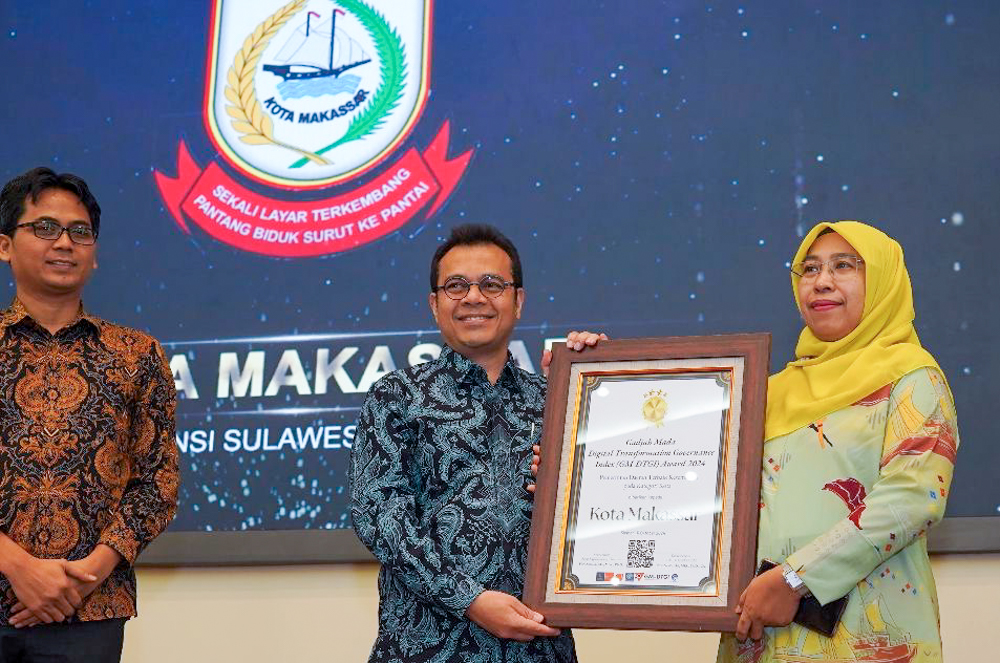 Pemkot Makassar Raih Penghargaan sebagai 10 Pemerintah Daerah Terbaik dalam Transformasi Digital