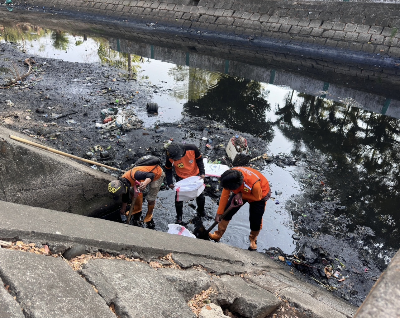 Pjs Wali Kota Makassar Canangkan Gerakan Sabtu Bersih untuk Mitigasi Banjir