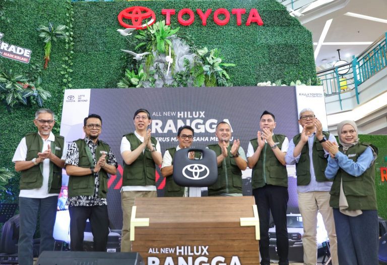Pj Sekda Makassar Resmikan Peluncuran Toyota All New Hilux Rangga di Mall Ratu Indah