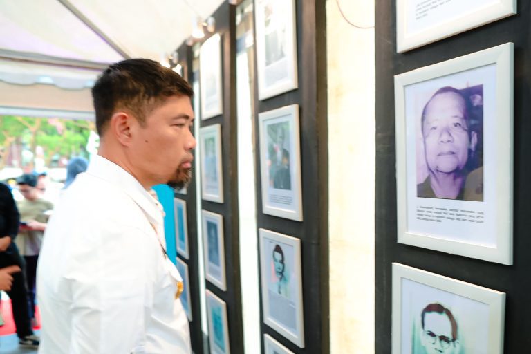 Pameran Arsip “Makassar Tempo Dulu” Resmi Dibuka di Pantai Losari