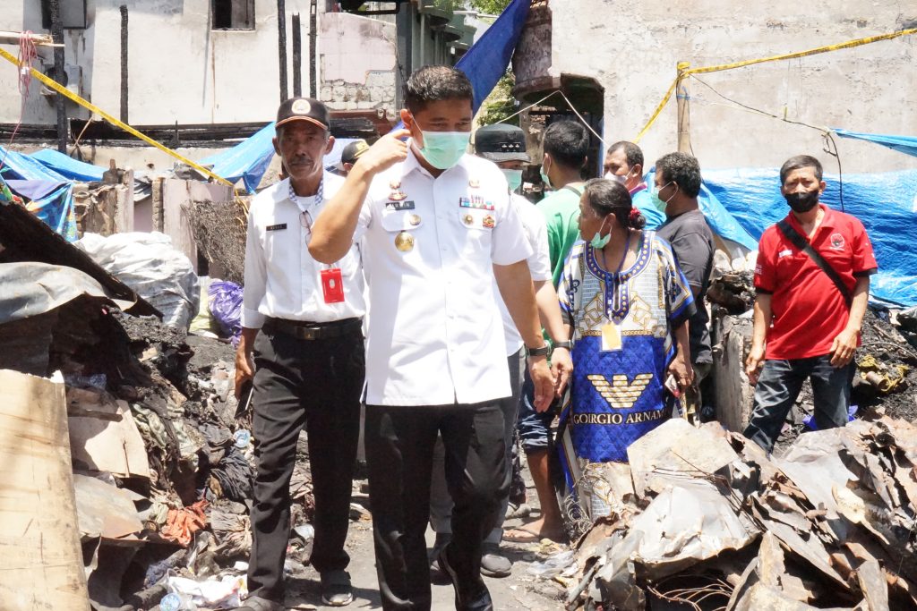 Pjs Wali Kota Makassar Tinjau Lokasi Kebakaran Bontoala, Pastikan Bantuan Logistik dan Perpanjangan Dapur Umum