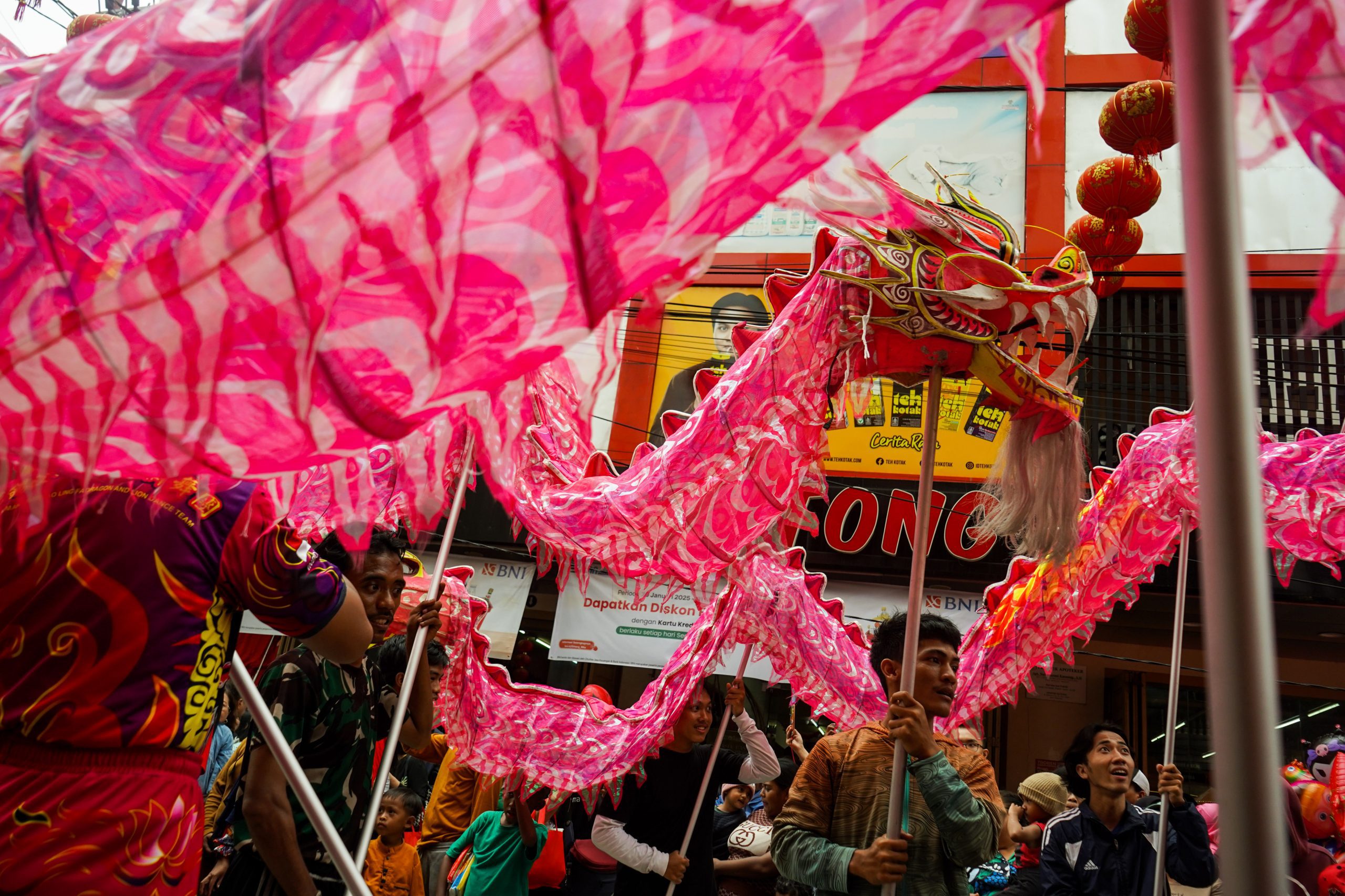 Festival Budaya Cap Go Meh Meriahkan Makassar dengan Atraksi Liong Naga dan Keberagaman Budaya