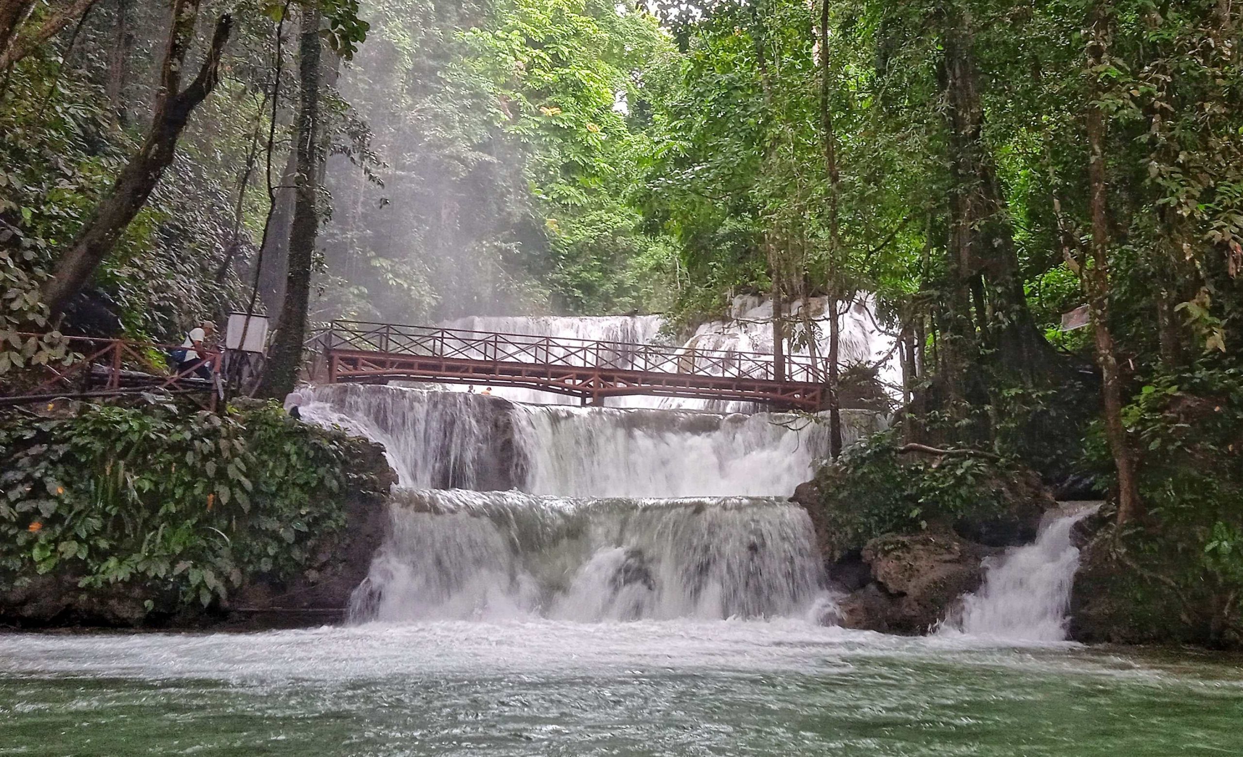 Pesona Air Terjun Piala, Surga Tersembunyi di Luwuk Banggai