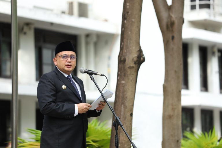 Harganas 2025: Wali Kota Makassar Ingatkan Warga, Jangan Biarkan Handphone Gantikan Kehangatan Keluarga