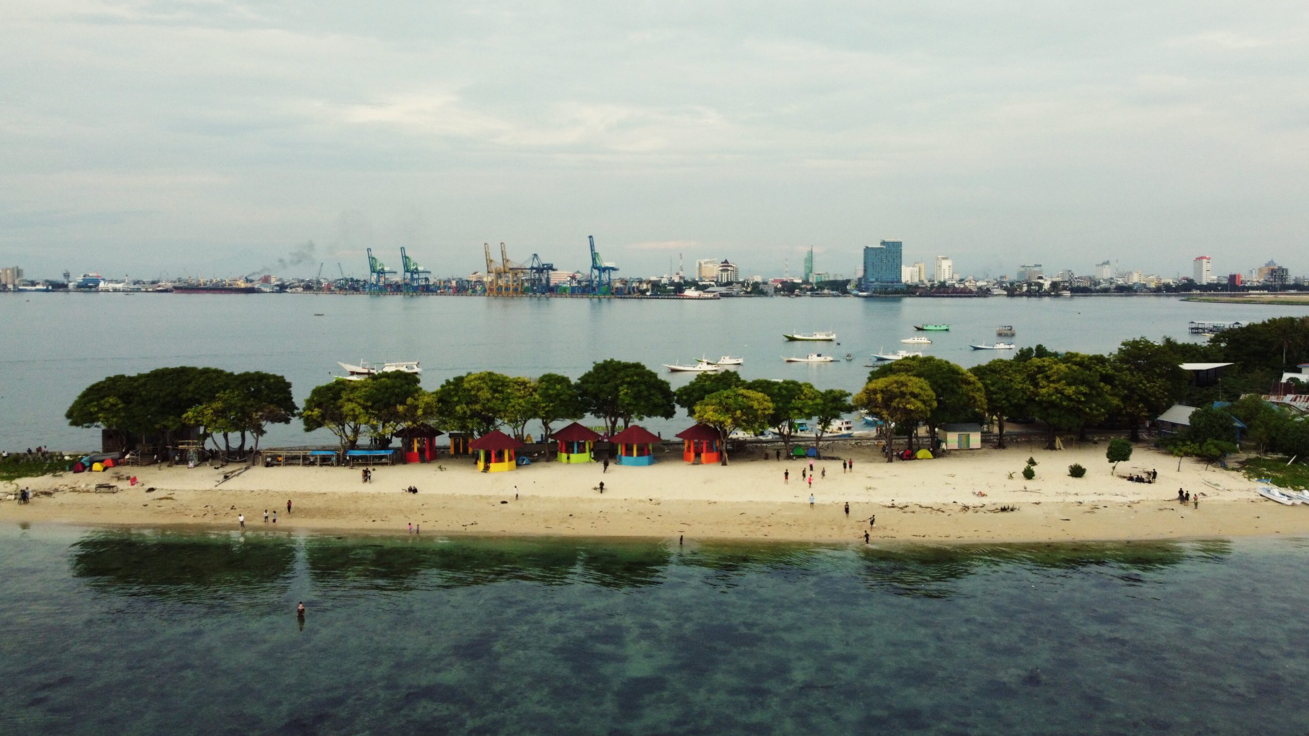 Lae-Lae: Pulau Kecil di Bayang-Bayang Kemajuan
