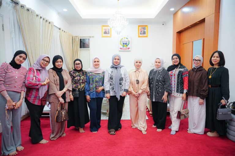 Gerak Perempuan Makassar Galang Solidaritas, Donasi Rp102 Juta untuk Korban Bencana Sumatera